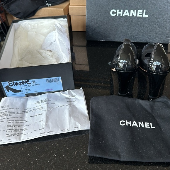 Chanel Elastic Ballet Interlocking CC Logo Pumps - Picture 8 of 9